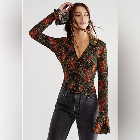 Free People Tops - NWT Free People Amelia Printed Blouse Top Size XS Smocked Bell Sleeves Floral